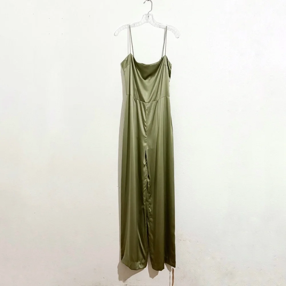 NWT Reformation Sage Silk‎ Jumpsuit in Artichoke - Picture 6 of 12
